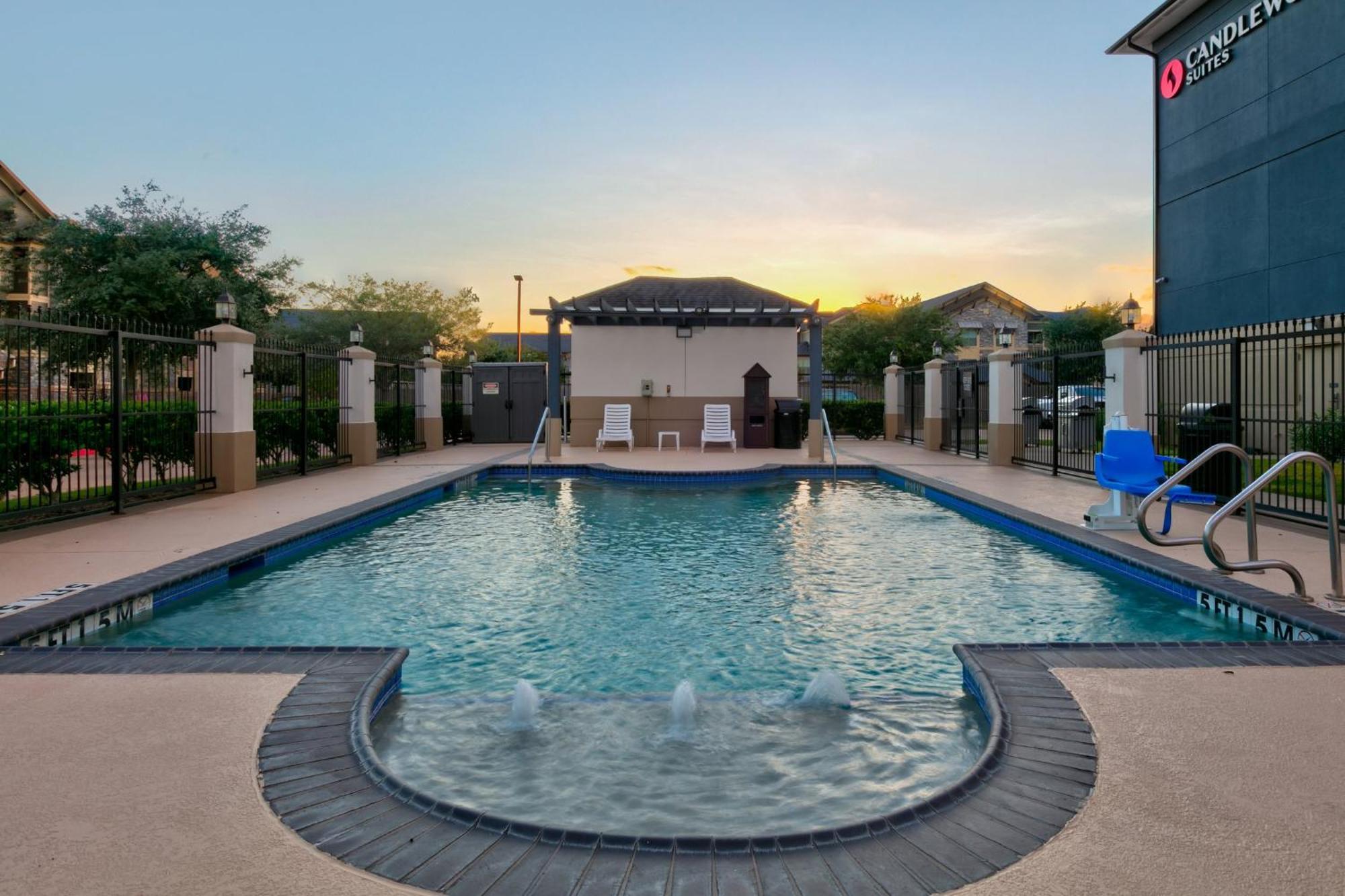 Candlewood Suites Lake Jackson By Ihg Dış mekan fotoğraf